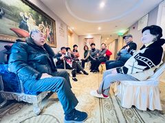 -维也纳国际酒店海新国际博览中心康桥地铁站店-地面停车场