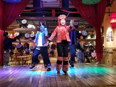 -老滇山寨•云南特色菜•地方菜•民族风情歌舞表演(金碧店)