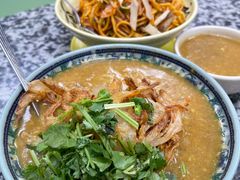 -002鱼汤粉(龍園店)