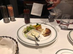 招牌蟹肉饼-Wolfgang’s Steakhouse 沃夫冈牛排馆(上海白玉兰广场店)