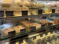 面包甜点陈列柜-白玉兰食品甜凤店(合生汇店)