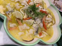 花开酸汤鱼虾跳-蜜桃花开·中西融合菜E&W(南长街店)