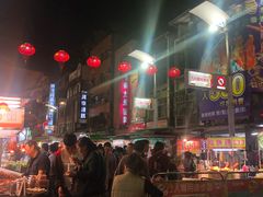 -六合夜市