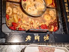 -老牌坊云南鱼豆花火锅(哈西万达店)
