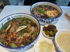 -镇南锅盖面馆(解放路店)