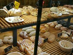 -焙丽拾光(麦凯乐直营店)