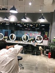 -时尚殿堂明星门店