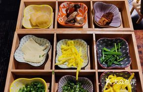 Yinqiao Traditional Yunnan Crossing-the-bridge Rice Noodles