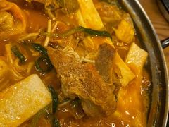 土豆排骨火锅-喇喇排骨火锅·传统韩式脊骨汤(望京西园总店)