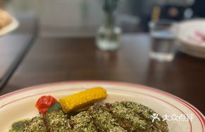 400-Degree Charcoal-Grilled Angus Herb Steak