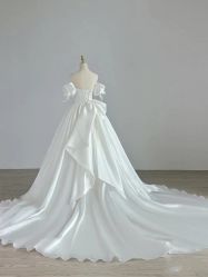 -Lady  Jane高端婚纱礼服馆