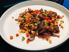 白辣椒炒腊牛肉-凤凰湘语·海派湘菜(浦东旗舰店)