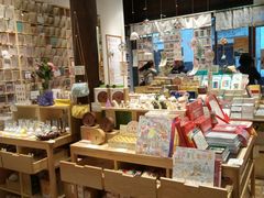 -猫的天空之城概念书店(杭州南宋御街店)