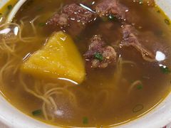 咖哩牛腩捞面-喜莲咖啡
