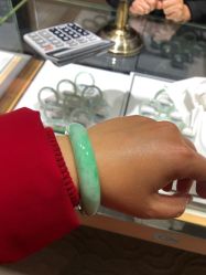 -北京七彩云南翡翠珠宝旗舰店(月坛店)