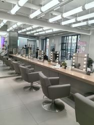 -Z.X HAIR SALON张新美业