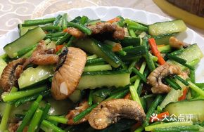 Stir-fried Yellow Croaker with Garlic Chives