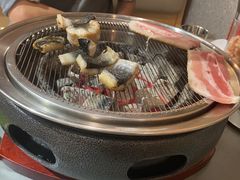 -围炉肉舍•炭烤活鳗•丹东海鲜烤肉(步行街店)