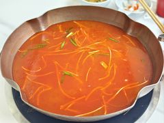 -毛辣果·贵州红酸汤牛肉火锅(西单店)