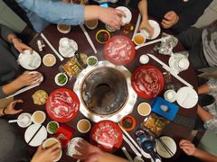 -洞庭洲·防空洞火锅·烧烤·铜锅涮肉(新百广场店)