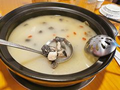 野生菌土鸡火锅-云朵小院·石锅鱼·野生菌餐厅(蒗放店)