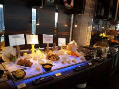 自助取餐区-广州花园酒店-凌璇阁360度高空海鲜自助餐CAROUSEL