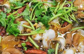 Sour Cabbage Fish with Intestines