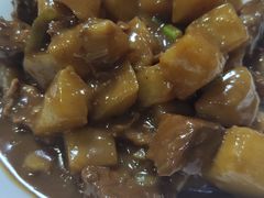 土豆烧牛腩-华春餐馆(鱼山路店)