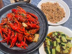 -肥肥虾庄·金牌油焖大虾(东湖欢乐谷店)