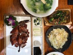 -老滇山寨•云南特色菜•地方菜•民族风情歌舞表演(金碧店)