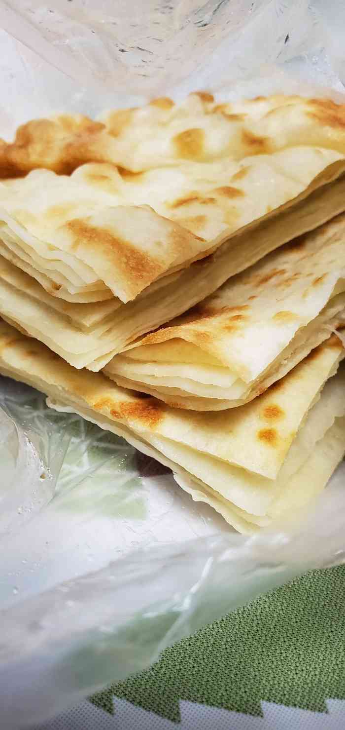 清真大饼(环湖东路)-"这家饼特别不错,吃了十几年了,大饼夹鸡蛋.