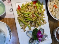 -黄泥岗·地道湖北菜(奥特莱斯店)