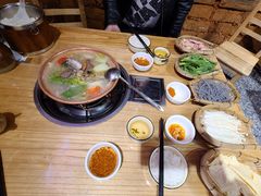 -阿婆情腊排骨火锅(金虹路店)