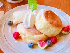 莓果奶油芝士舒芙蕾松饼-UPPER KITCHEN(延安路店)