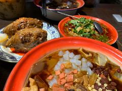 -爆炸头阿姨小四川正宗川味小吃(无任何分店)