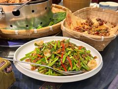 韭菜炒河虾-甘家界牌柠檬鸭(青山店)