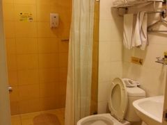 -如家酒店(青岛哈尔滨路万科城双山地铁站店)
