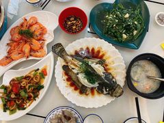 -覃记海鲜美食餐厅