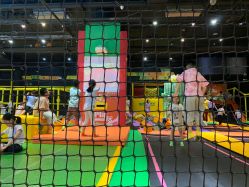 -蹦蹦跳跳(新奥购物中心店)