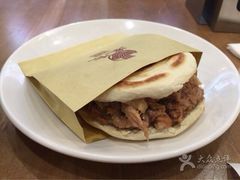 -秦香陕西食府(华贸天地店)