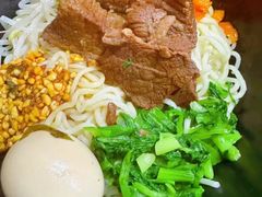 酱汁牛排拌面-两勺子一碗口水鸡拌面