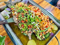 -宏兴烤鱼山庄(宣恩总店)