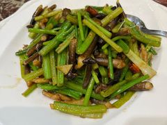 鲍芹鸡纵菌-东辰望海鱼码头·海鲜餐厅