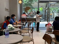 大堂-喜茶(广州中山六路店)