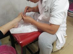 -郏芬芬扦脚服务部(新闸路店)