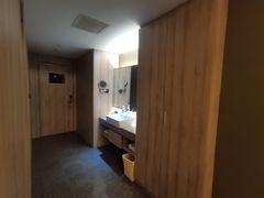 -西安大雁塔科技大学地铁站亚朵酒店