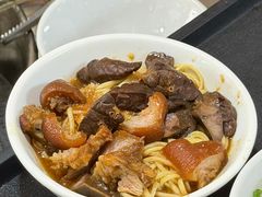 -松树干拌面店