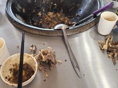 -粘豆包柴火铁锅炖