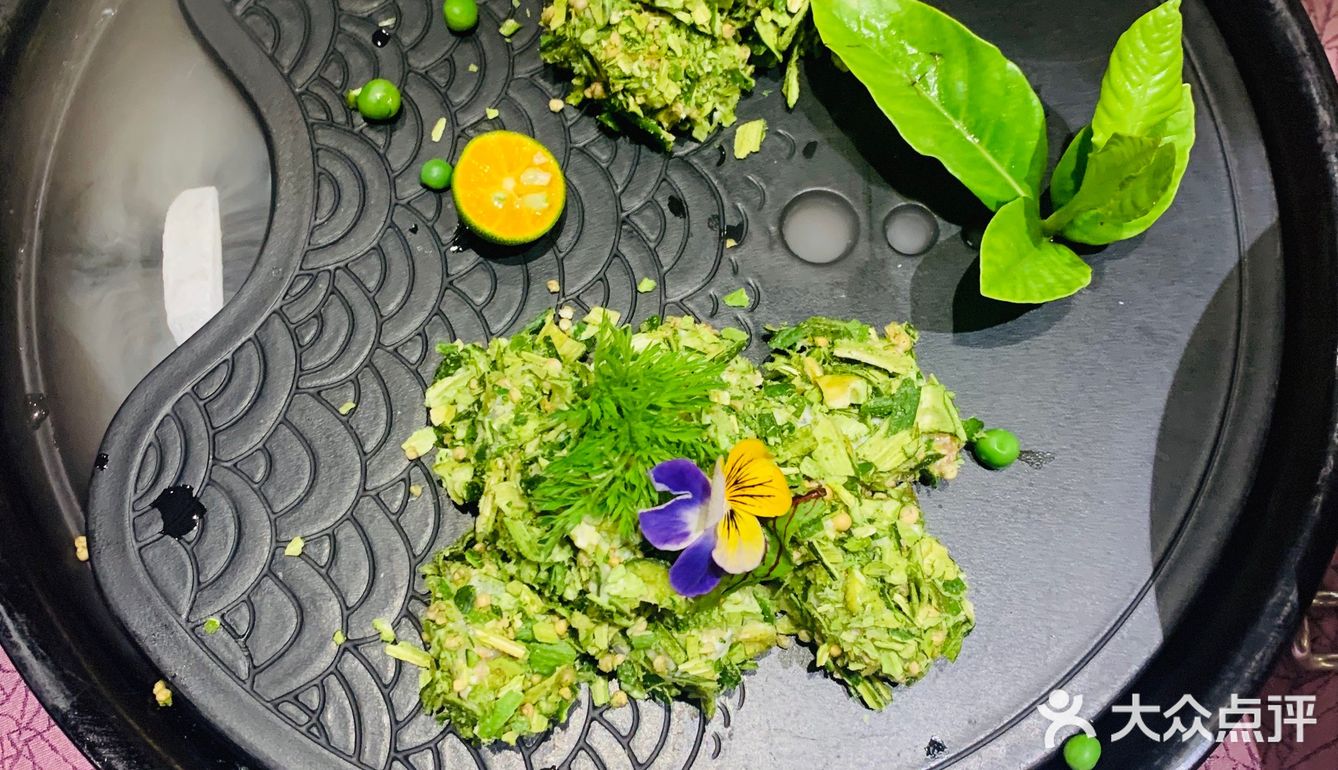 三杯鸡比较入味，藤椒鱼味道也不错