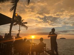 -Sunset Bar(丹绒亚路香格里拉店)